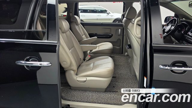 Kia Canival 2019 — photo 17