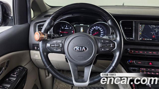 Kia Canival 2019 — photo 20
