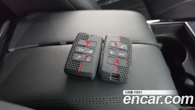 Land Rover Range Rover Evoque 2020 — photo 22