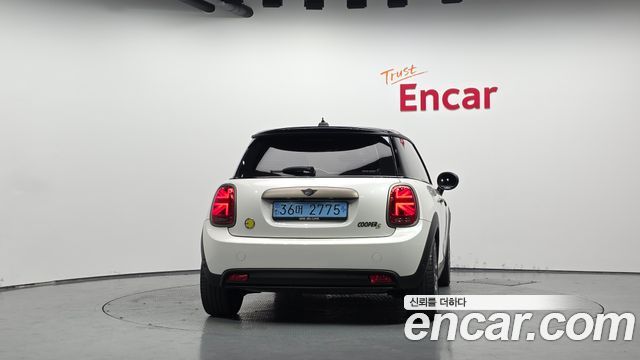 Mini Cooper 2024 — photo 4