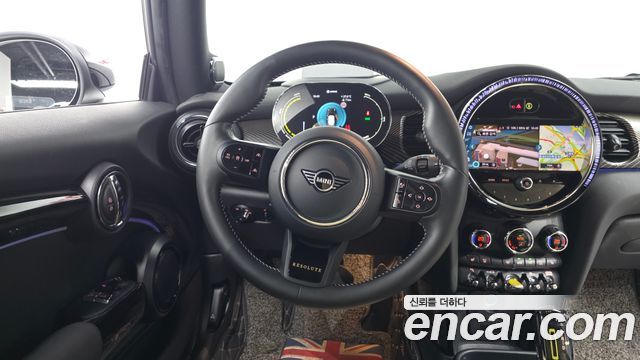 Mini Cooper 2024 — photo 18