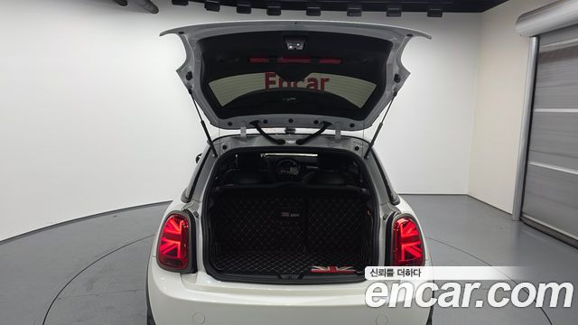 Mini Cooper 2024 — photo 26