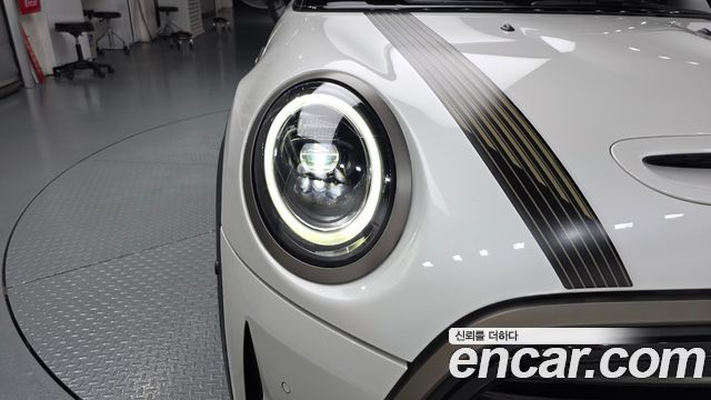 Mini Cooper 2024 — photo 8