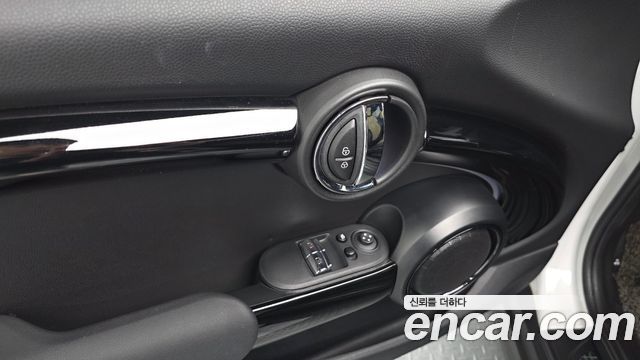 Mini Cooper 2024 — photo 27