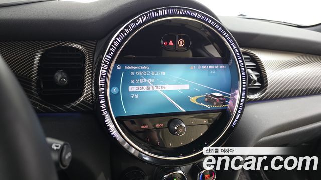 Mini Cooper 2024 — photo 28