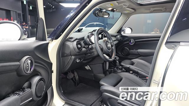 Mini Cooper 2017 — photo 13