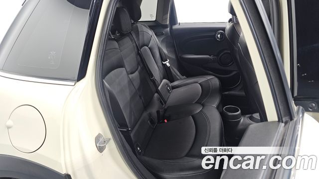 Mini Cooper 2017 — photo 17