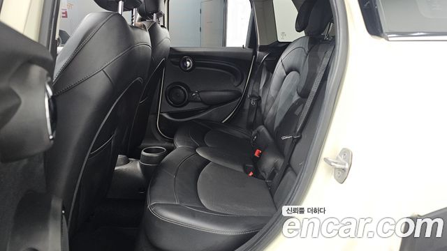 Mini Cooper 2017 — photo 18