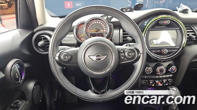 Mini Cooper 2017 — photo 19