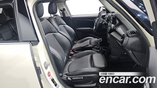 Mini Cooper 2017 — photo 16