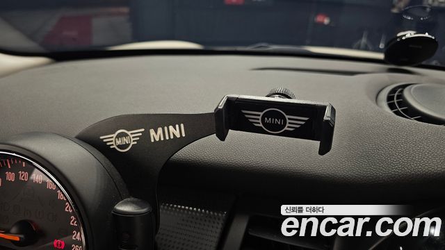Mini Cooper 2017 — photo 31