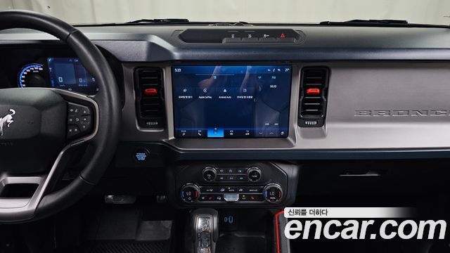 Ford Bronco 2023 — photo 20