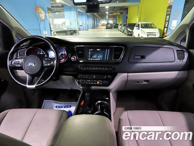 Kia Canival 2019 — photo 5