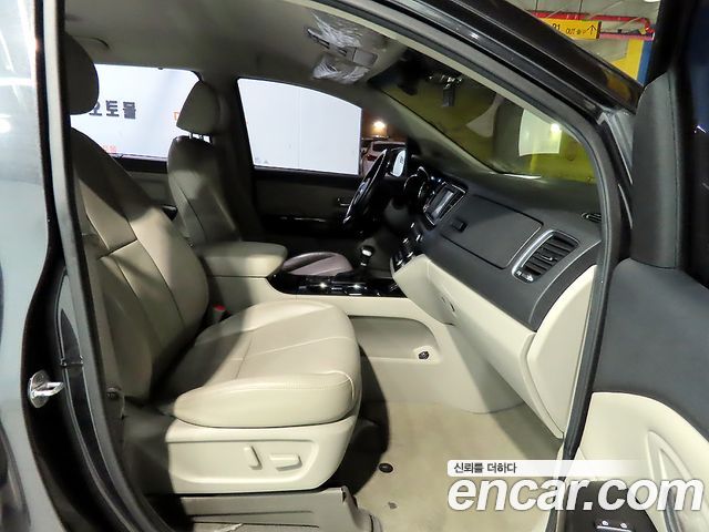 Kia Canival 2019 — photo 10