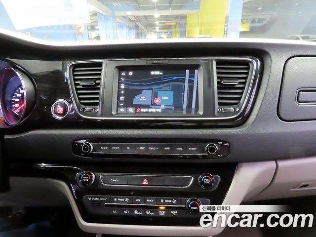 Kia Canival 2019 — photo 14