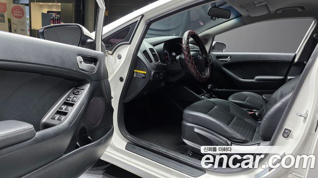 Kia K3 2018 — photo 13