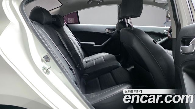 Kia K3 2018 — photo 17