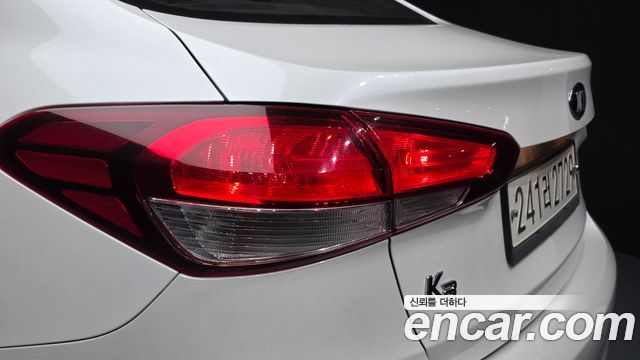 Kia K3 2018 — photo 9