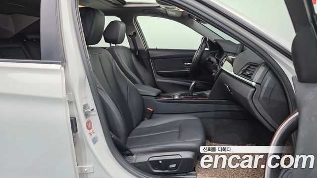 BMW 3-Series 2015 — photo 11