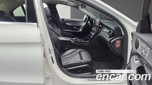 Mercedes-Benz C-Class 2017 — photo 11