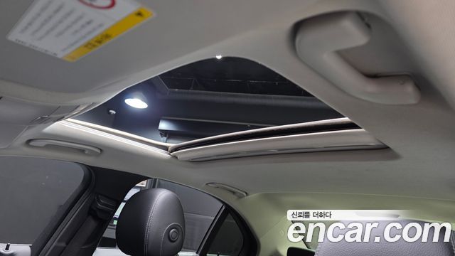 Mercedes-Benz C-Class 2017 — photo 17