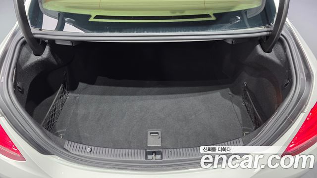 Mercedes-Benz C-Class 2017 — photo 18