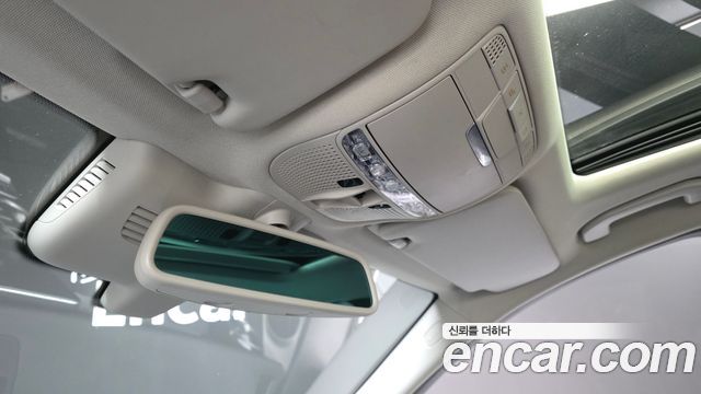 Mercedes-Benz C-Class 2017 — photo 20