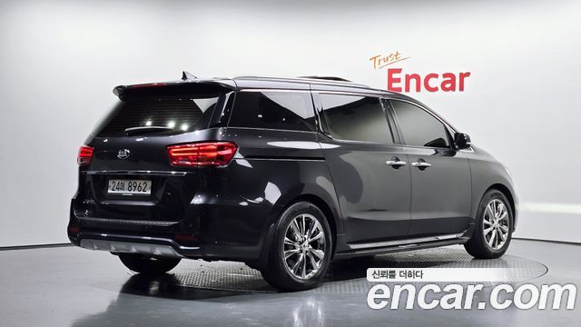 Kia Canival 2019 — photo 2