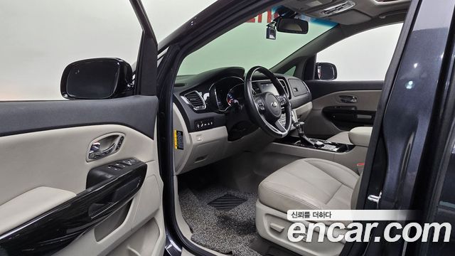 Kia Canival 2019 — photo 13