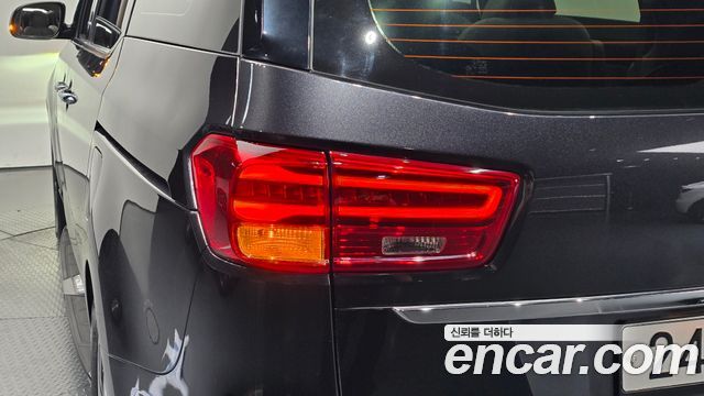 Kia Canival 2019 — photo 9