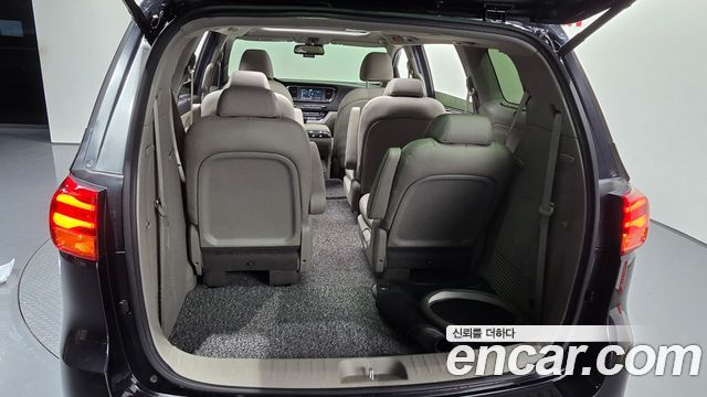 Kia Canival 2019 — photo 30