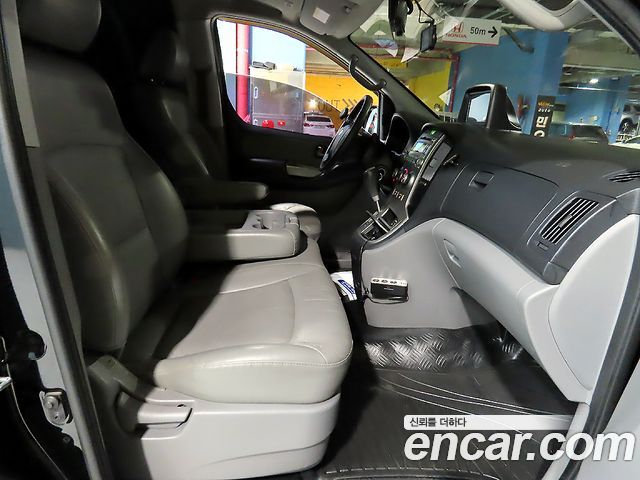 Hyundai Starex 2016 — photo 8