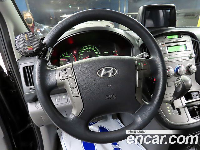 Hyundai Starex 2016 — photo 11
