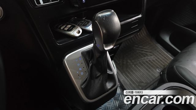 Hyundai Staria 2022 — photo 12