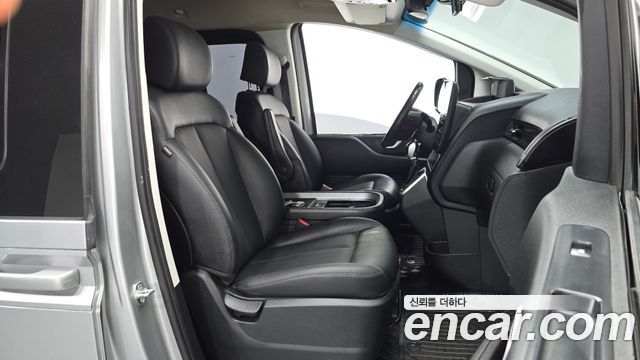 Hyundai Staria 2022 — photo 17