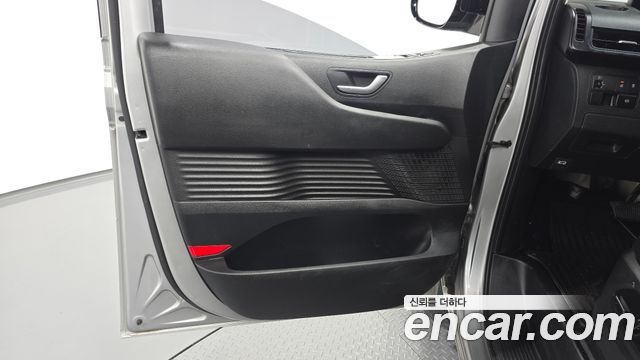 Hyundai Staria 2022 — photo 14