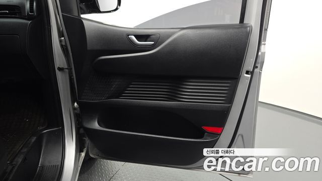 Hyundai Staria 2022 — photo 15