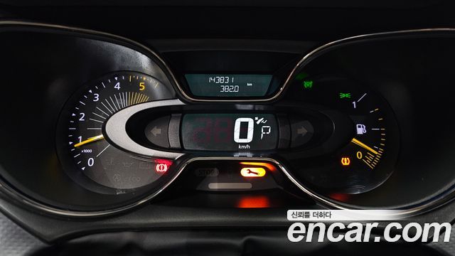 Renault Korea QM3 2014 — photo 11