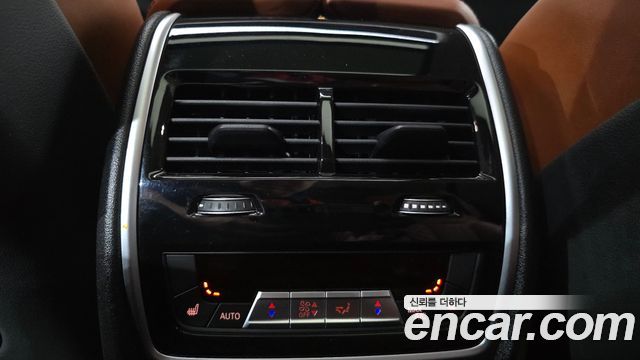BMW X7 2020 — photo 29