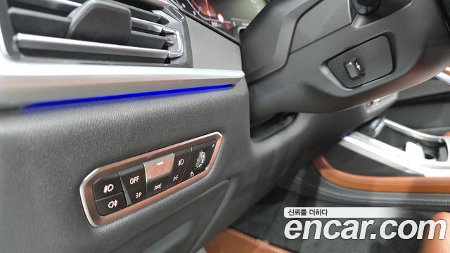 BMW X7 2020 — photo 32
