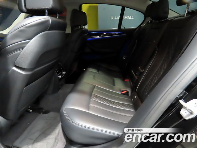BMW 5-Series 2021 — photo 7