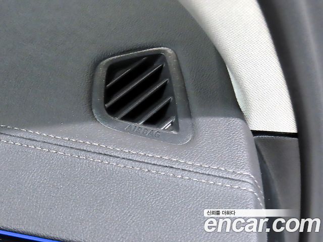 BMW 5-Series 2021 — photo 15