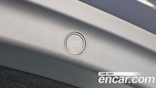 Tesla Model Y 2024 — photo 27