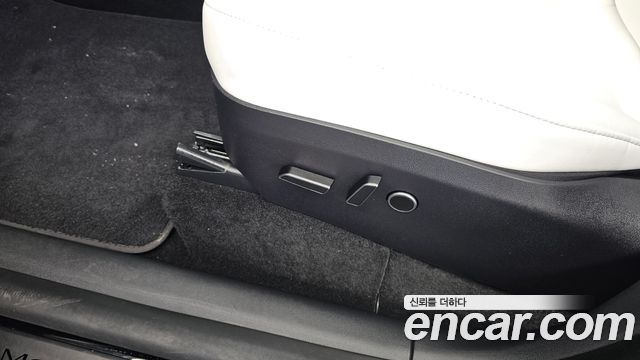 Tesla Model Y 2024 — photo 31