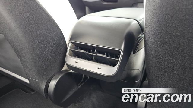 Tesla Model Y 2024 — photo 33