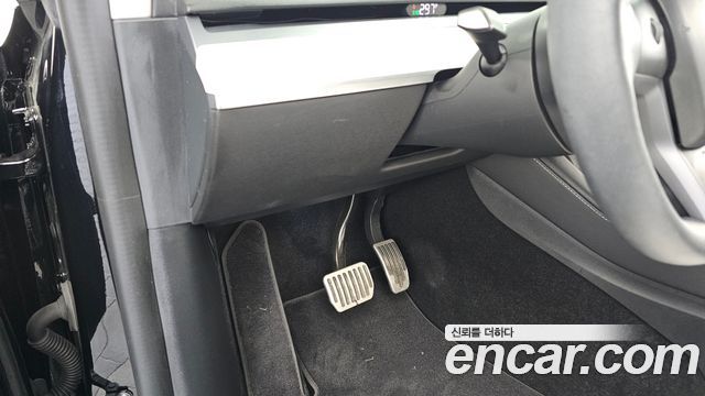 Tesla Model Y 2024 — photo 35