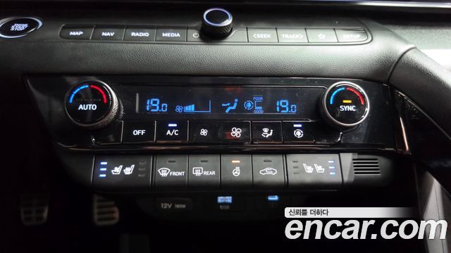 Hyundai AVANTE 2024 — photo 30