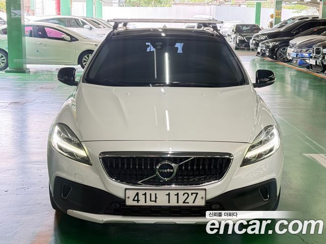 Volvo V40 2018 — photo 3