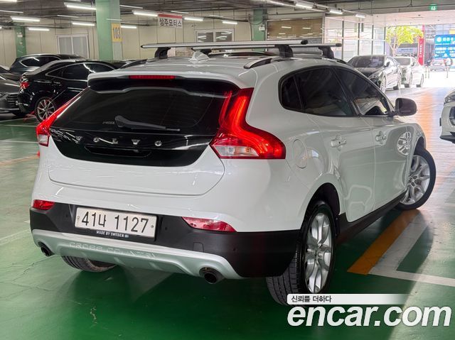 Volvo V40 2018 — photo 4