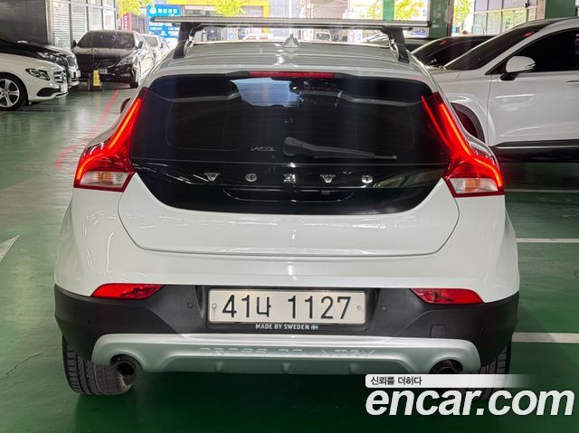 Volvo V40 2018 — photo 5